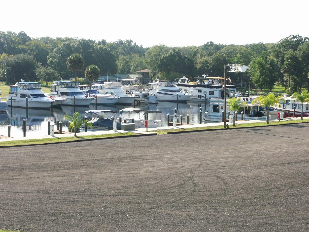 Big River Marina & Lodge Astor Екстер'єр фото